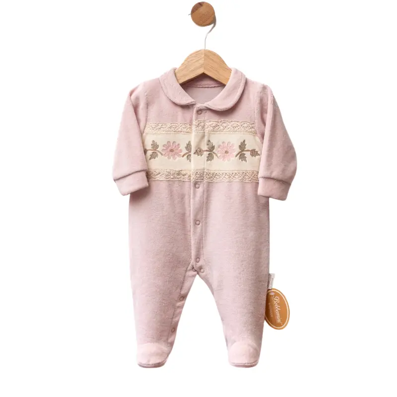 xx Grenouillère bébé en velours  avec broderie florale et dentelle