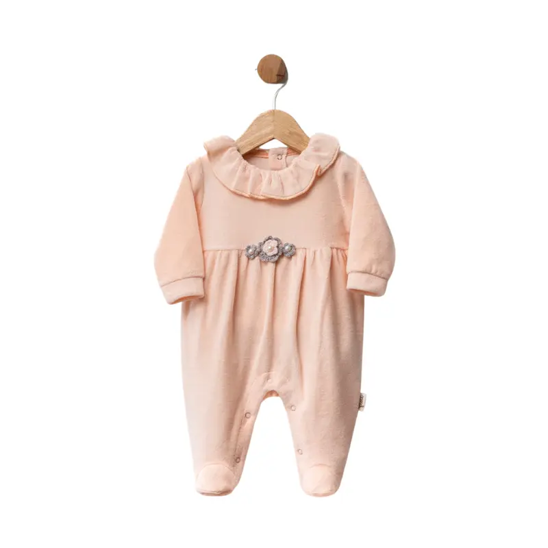 xx Grenouillère bébé en velours avec col volanté et fleurs décoratives